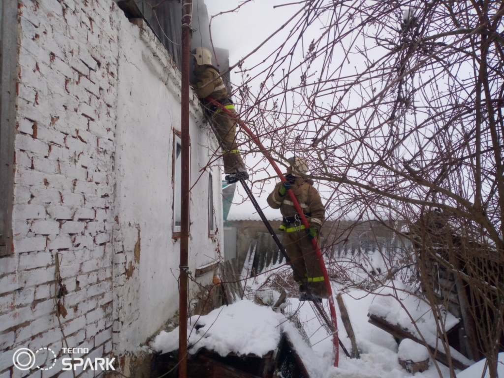 Пожарная часть Рыльского района Противопожарной службы комитета региональной безопасности Курской области информирует  о том, что  11.01.2024 года на пункт связи пожарной части Рыльского района поступило сообщение о возгорании в жилом доме, в одном из дер.